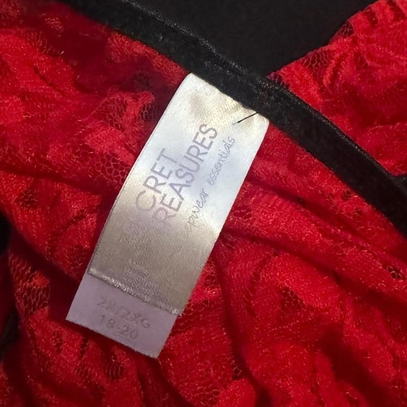 Secret Treasures Red Lace Chemise - Picture 3 of 3